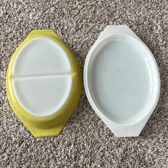 Vintage Pyrex Divided Split Casserole Dish & Lid 1 Quart Yellow / Verde Olive - Picture 2 of 5
